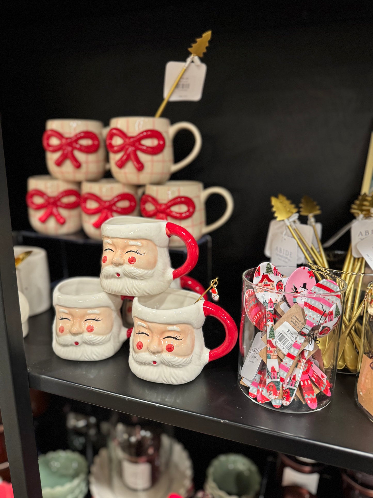 RED BOW MUG