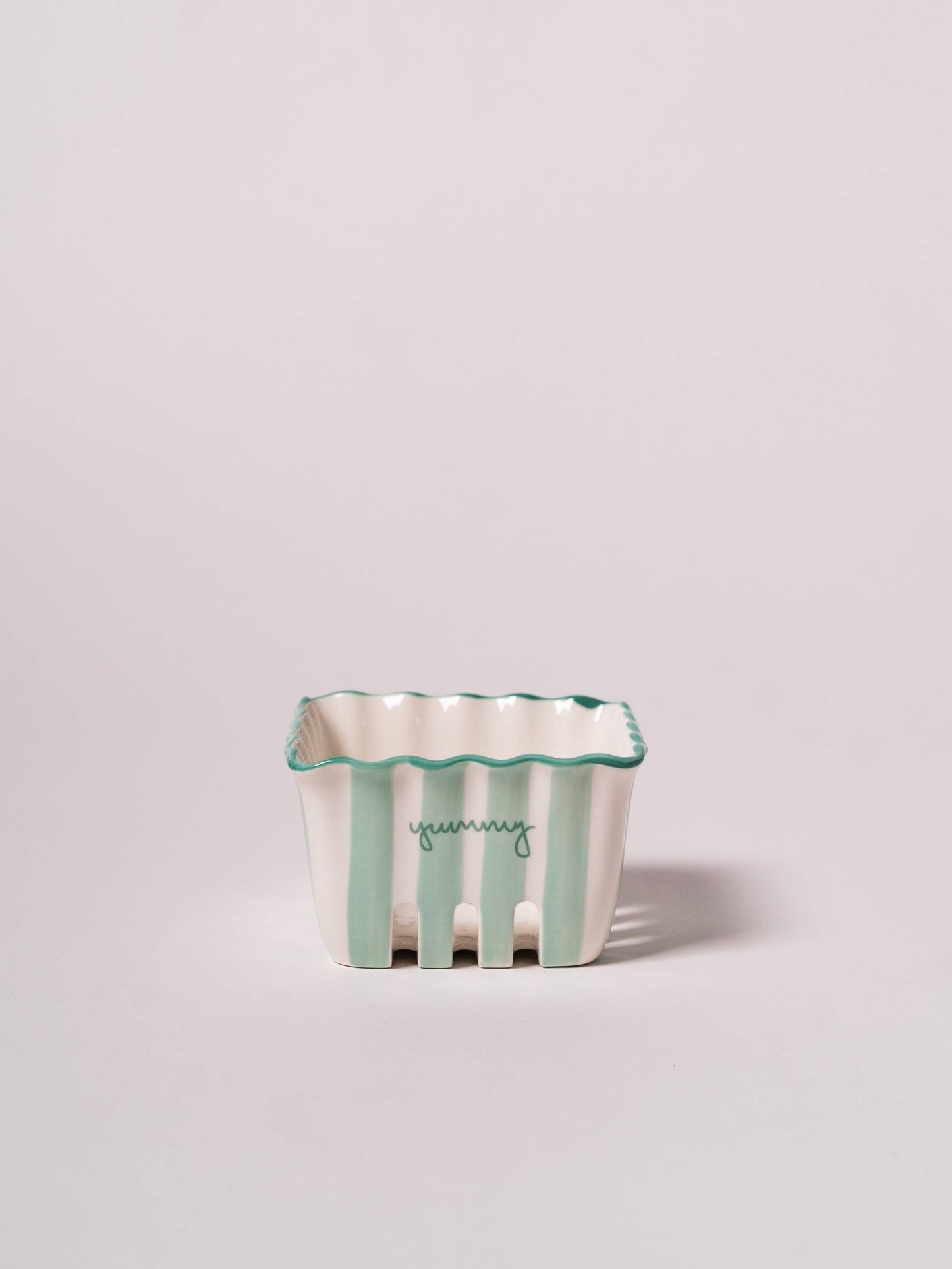 Kinsey Scallop Mini Berry Basket